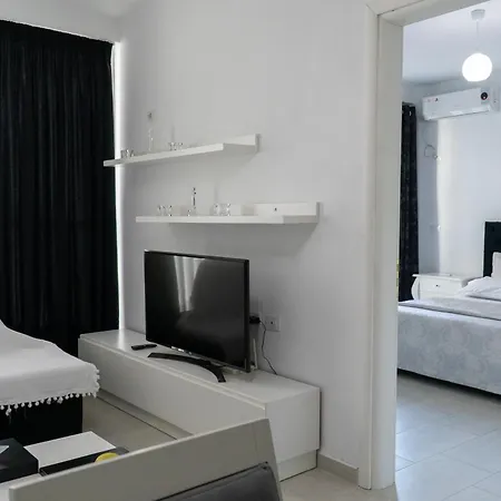 Cheerful Home! Apartman Saranda