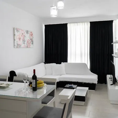 Apartman Cheerful Home! Saranda