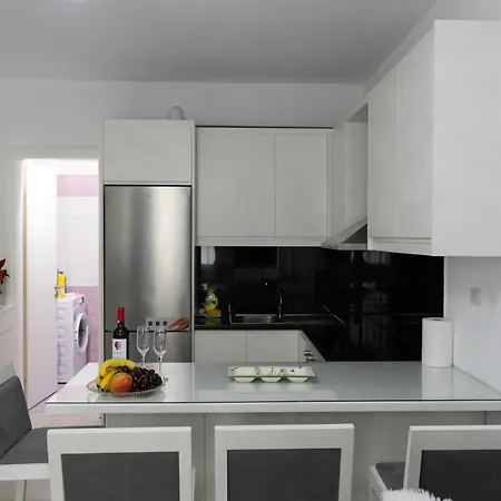 Apartman Cheerful Home!