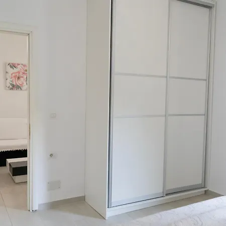 Apartman Cheerful Home! Saranda